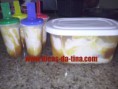 Gelado caseiro de sabor a iogurte e com veios caramelo